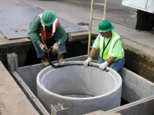 Manhole install on Walker Ave.